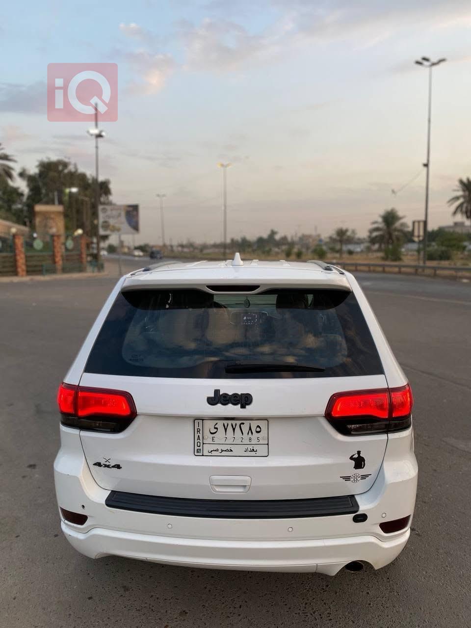 جیپ گراند شیرۆکی